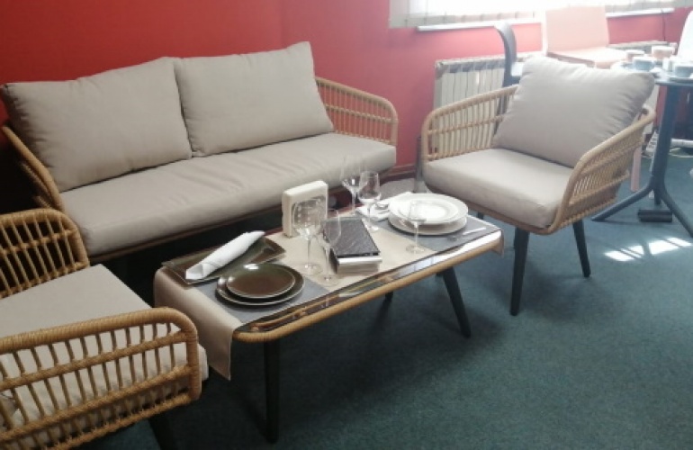 Oprema za ugostitelje-namještaj i uređaji